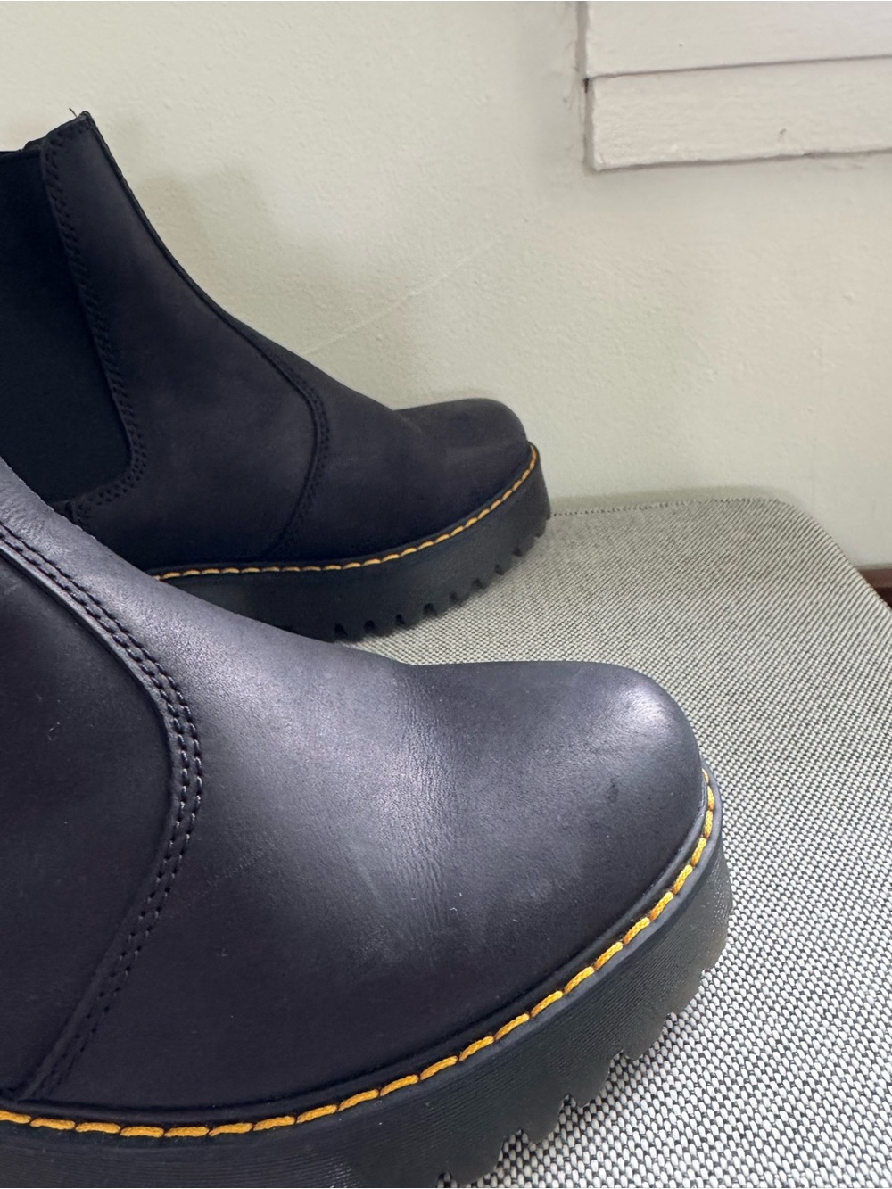 Dr. Martens Rometty Wyoming Platform Chelsea Boots - women’s 11 - Picture 7 of 10